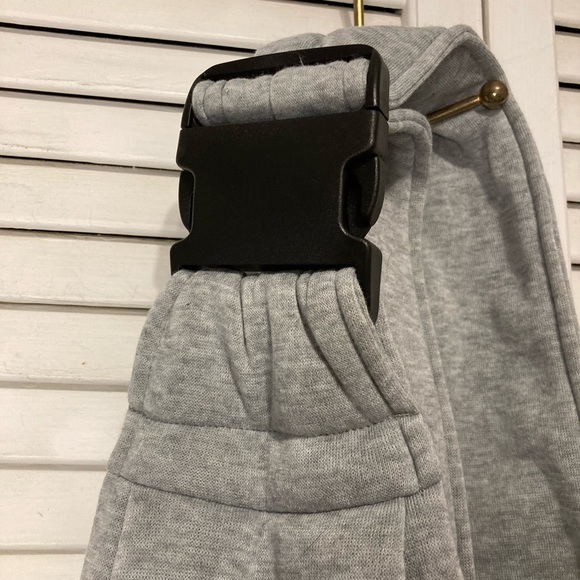 Tomkas Grey And Checkered Dog Sling Carrier - Picture 6 of 10